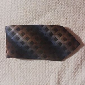 NWOT. Van Heusen Silk Tie.